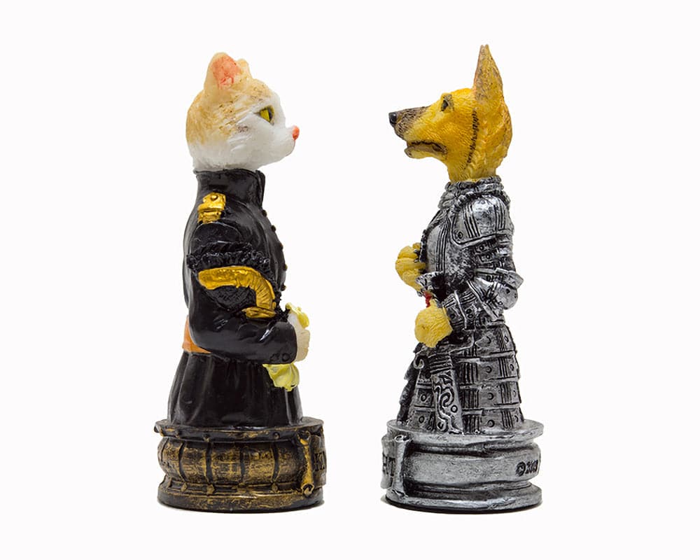 Hand-painted Cats Vs Dogs chess pieces by Italfama, featuring a cat and a dog in detailed costumes.